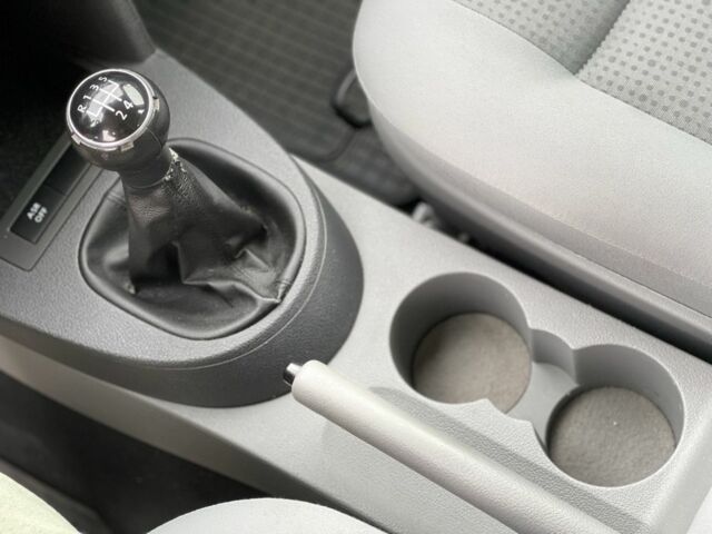 Красный Фольксваген Кадди, объемом двигателя 1.6 л и пробегом 206 тыс. км за 7900 $, фото 21 на Automoto.ua