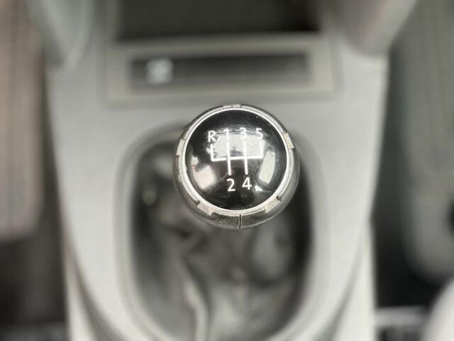 Красный Фольксваген Кадди, объемом двигателя 1.6 л и пробегом 206 тыс. км за 7900 $, фото 19 на Automoto.ua