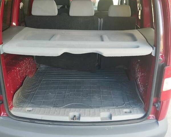 Фольксваген Кадди 2010 в Виннице на Automoto.ua Красный Фольксваген Кадди, объемом двигателя 1.6 л и пробегом 277 тыс. км за 7955 $, фото 15 на Automoto.ua