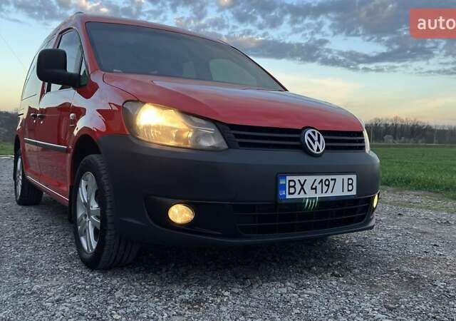 Червоний Фольксваген Кадді, об'ємом двигуна 1.6 л та пробігом 183 тис. км за 9550 $, фото 2 на Automoto.ua