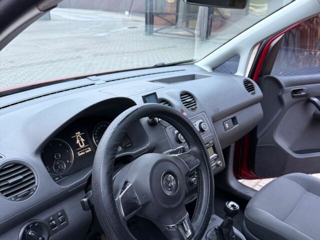 Фольксваген Кадди 2011 в Ровно на Automoto.ua Красный Фольксваген Кадди, объемом двигателя 2 л и пробегом 295 тыс. км за 9000 $, фото 10 на Automoto.ua