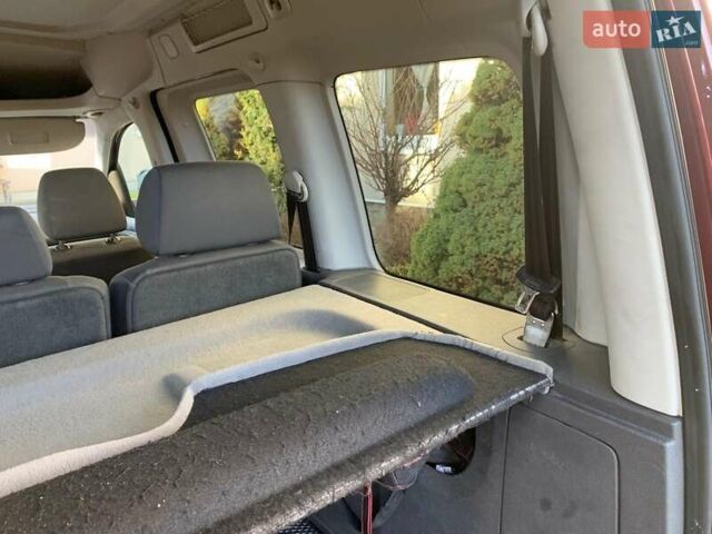 Красный Фольксваген Кадди, объемом двигателя 1.6 л и пробегом 327 тыс. км за 10200 $, фото 13 на Automoto.ua