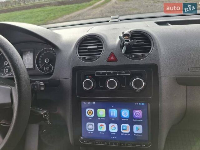 Червоний Фольксваген Кадді, об'ємом двигуна 1.6 л та пробігом 183 тис. км за 9550 $, фото 12 на Automoto.ua