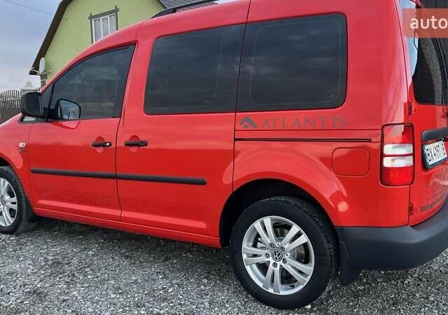 Красный Фольксваген Кадди, объемом двигателя 1.6 л и пробегом 183 тыс. км за 9450 $, фото 1 на Automoto.ua
