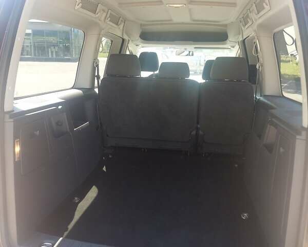 Красный Фольксваген Кадди, объемом двигателя 1.6 л и пробегом 160 тыс. км за 12800 $, фото 9 на Automoto.ua