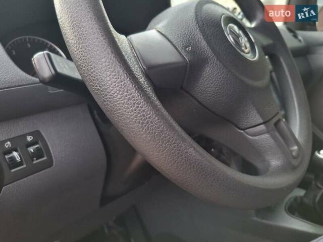 Красный Фольксваген Кадди, объемом двигателя 1.6 л и пробегом 183 тыс. км за 9750 $, фото 17 на Automoto.ua