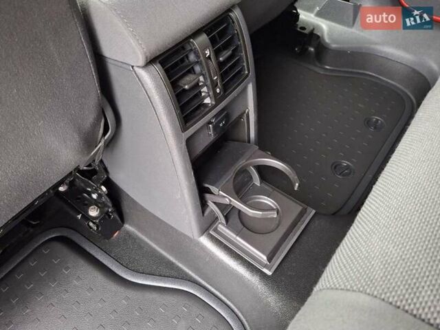 Красный Фольксваген Кадди, объемом двигателя 1.6 л и пробегом 183 тыс. км за 9450 $, фото 14 на Automoto.ua