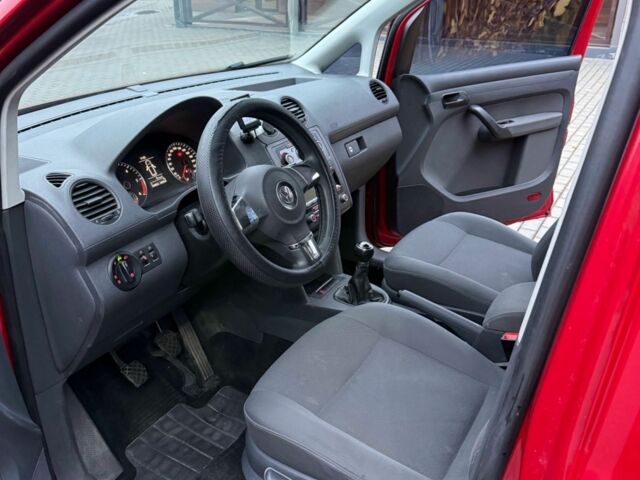 Фольксваген Кадди 2011 в Ровно на Automoto.ua Красный Фольксваген Кадди, объемом двигателя 2 л и пробегом 295 тыс. км за 9000 $, фото 11 на Automoto.ua