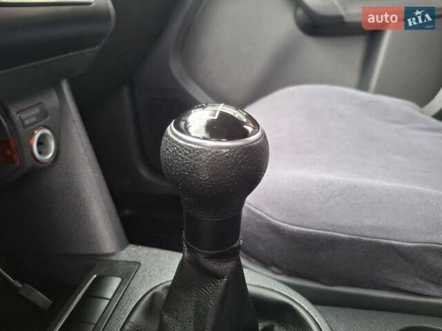 Червоний Фольксваген Кадді, об'ємом двигуна 1.6 л та пробігом 183 тис. км за 9550 $, фото 14 на Automoto.ua