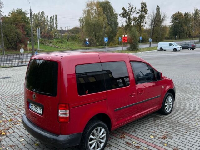 Фольксваген Кадди 2011 в Ровно на Automoto.ua Красный Фольксваген Кадди, объемом двигателя 2 л и пробегом 295 тыс. км за 9000 $, фото 4 на Automoto.ua