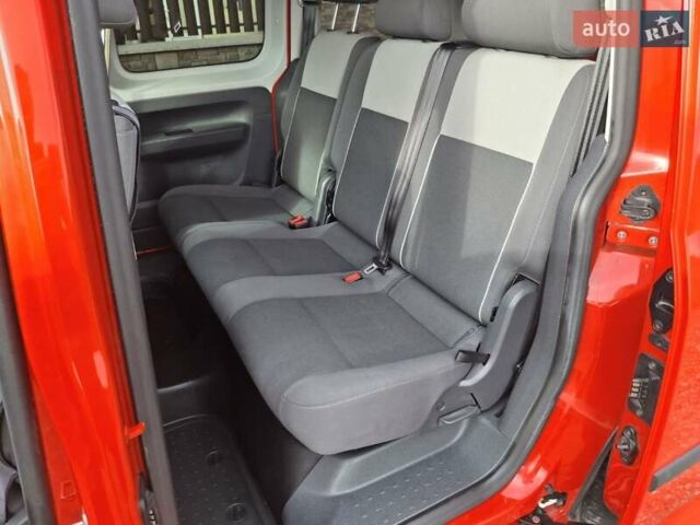 Красный Фольксваген Кадди, объемом двигателя 1.6 л и пробегом 183 тыс. км за 9450 $, фото 8 на Automoto.ua