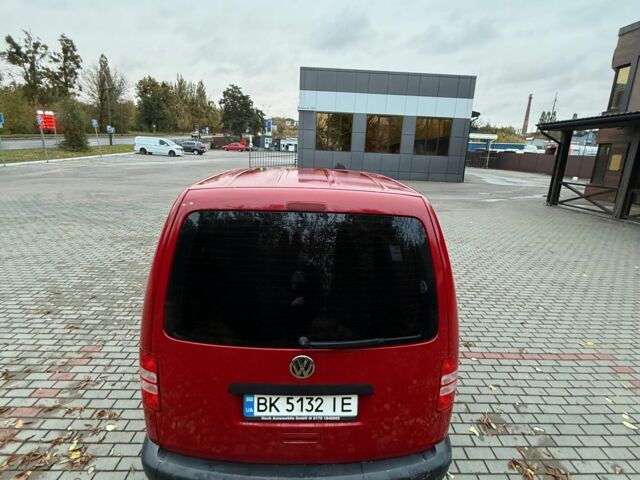 Фольксваген Кадди 2011 в Ровно на Automoto.ua Красный Фольксваген Кадди, объемом двигателя 2 л и пробегом 295 тыс. км за 9000 $, фото 5 на Automoto.ua