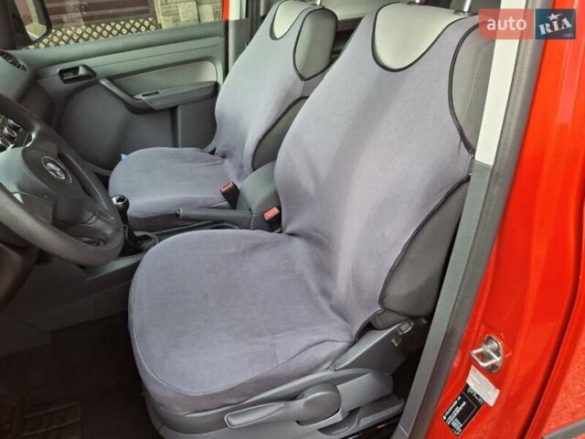 Червоний Фольксваген Кадді, об'ємом двигуна 1.6 л та пробігом 183 тис. км за 9550 $, фото 9 на Automoto.ua