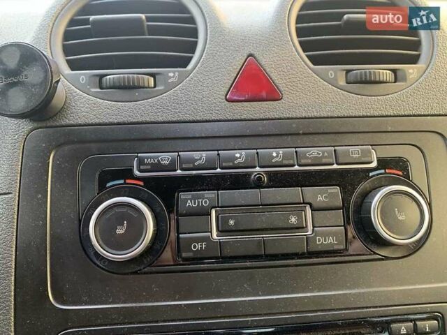 Красный Фольксваген Кадди, объемом двигателя 1.6 л и пробегом 327 тыс. км за 10200 $, фото 17 на Automoto.ua