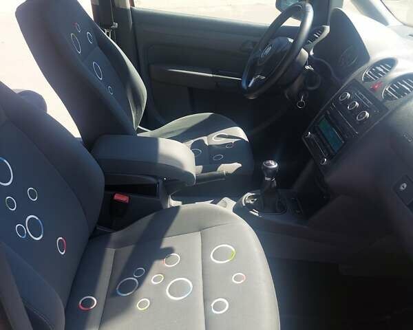 Красный Фольксваген Кадди, объемом двигателя 1.6 л и пробегом 160 тыс. км за 12800 $, фото 15 на Automoto.ua