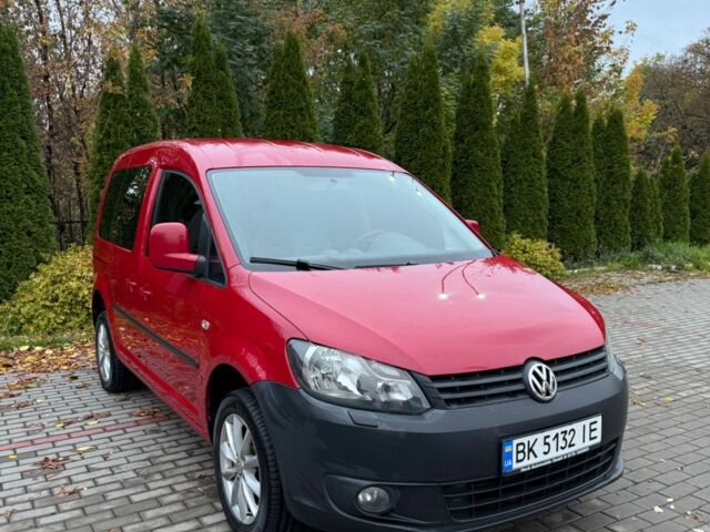 Фольксваген Кадди 2011 в Ровно на Automoto.ua Красный Фольксваген Кадди, объемом двигателя 2 л и пробегом 295 тыс. км за 9000 $, фото 1 на Automoto.ua