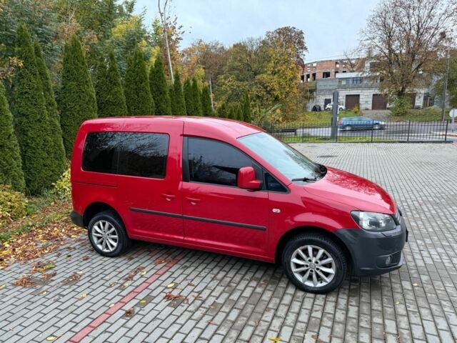 Фольксваген Кадди 2011 в Ровно на Automoto.ua Красный Фольксваген Кадди, объемом двигателя 2 л и пробегом 295 тыс. км за 9000 $, фото 3 на Automoto.ua