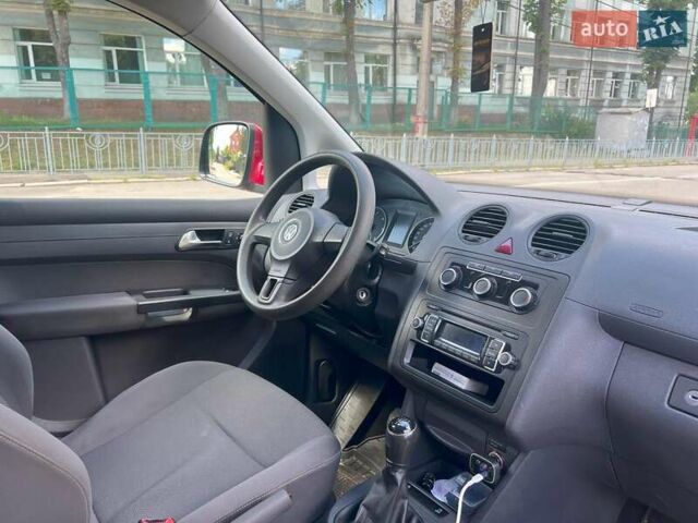 Червоний Фольксваген Кадді, об'ємом двигуна 1.6 л та пробігом 377 тис. км за 9790 $, фото 21 на Automoto.ua