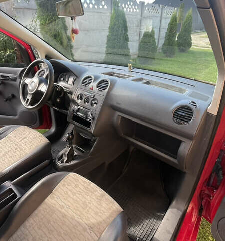 Червоний Фольксваген Кадді, об'ємом двигуна 1.6 л та пробігом 220 тис. км за 8500 $, фото 6 на Automoto.ua