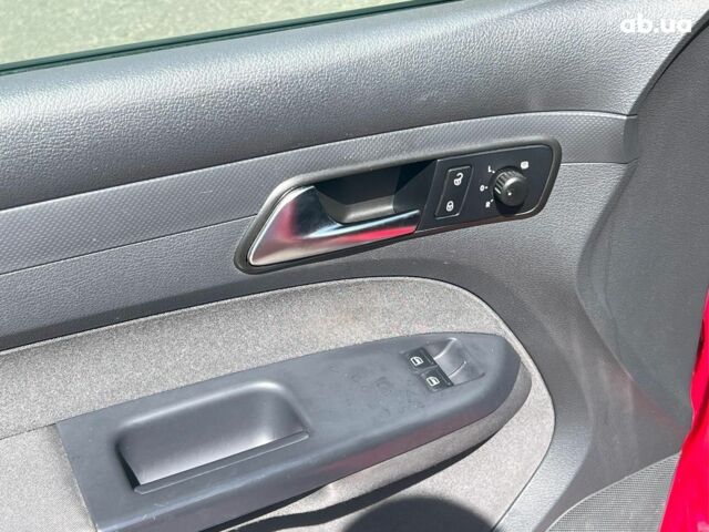 Червоний Фольксваген Кадді, об'ємом двигуна 1.6 л та пробігом 377 тис. км за 9790 $, фото 8 на Automoto.ua