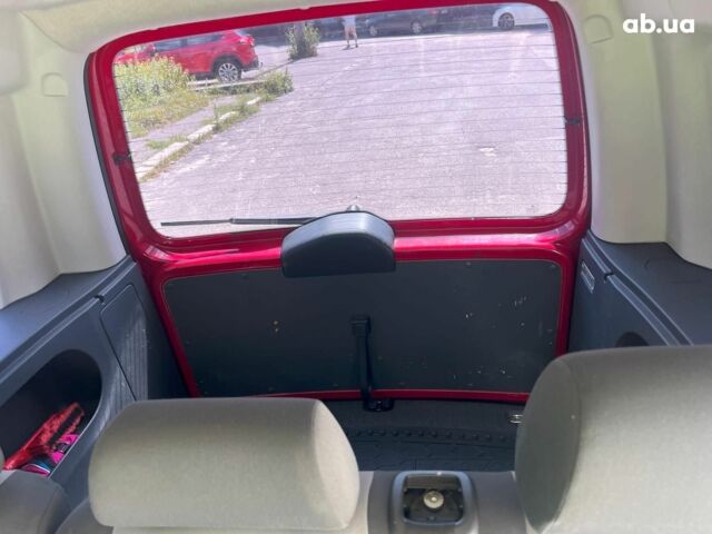 Червоний Фольксваген Кадді, об'ємом двигуна 1.6 л та пробігом 377 тис. км за 9790 $, фото 17 на Automoto.ua