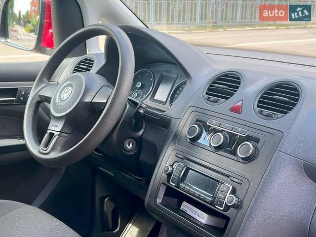 Червоний Фольксваген Кадді, об'ємом двигуна 1.6 л та пробігом 377 тис. км за 9790 $, фото 22 на Automoto.ua