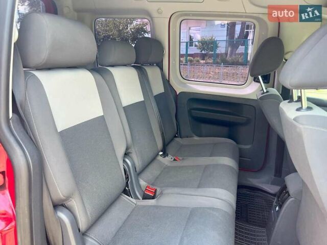 Червоний Фольксваген Кадді, об'ємом двигуна 1.6 л та пробігом 377 тис. км за 9790 $, фото 19 на Automoto.ua