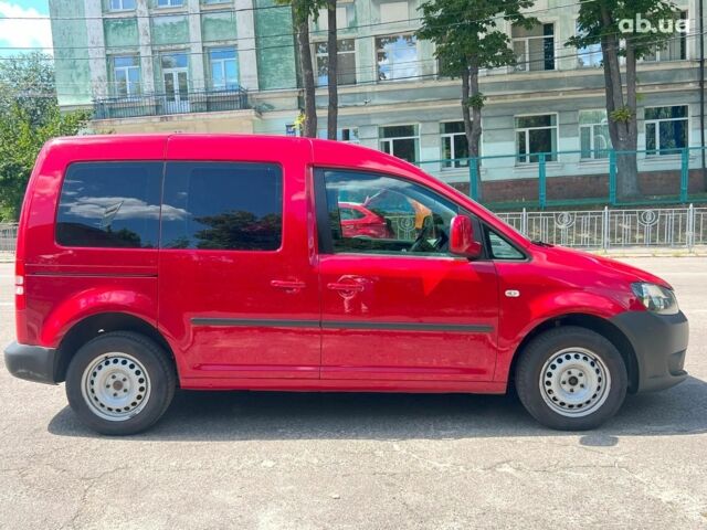 Червоний Фольксваген Кадді, об'ємом двигуна 1.6 л та пробігом 377 тис. км за 9790 $, фото 3 на Automoto.ua