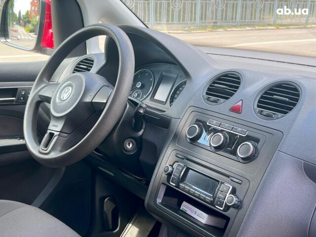 Червоний Фольксваген Кадді, об'ємом двигуна 1.6 л та пробігом 377 тис. км за 9790 $, фото 22 на Automoto.ua