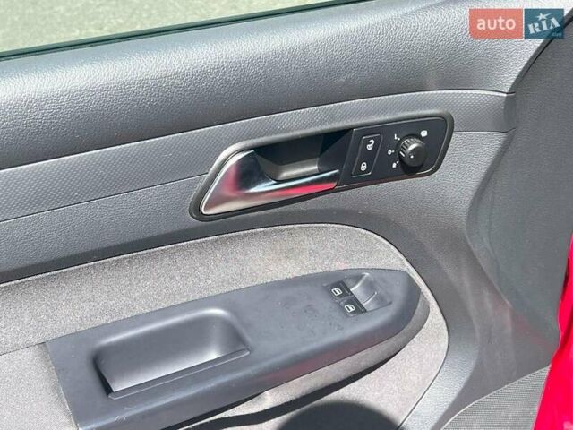 Червоний Фольксваген Кадді, об'ємом двигуна 1.6 л та пробігом 377 тис. км за 9790 $, фото 8 на Automoto.ua