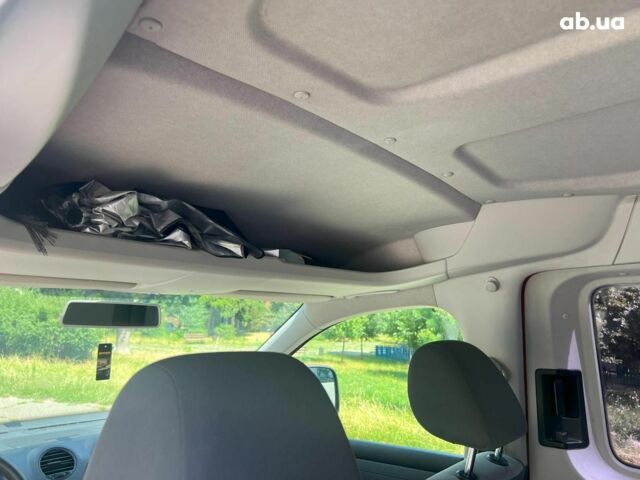 Червоний Фольксваген Кадді, об'ємом двигуна 1.6 л та пробігом 377 тис. км за 9790 $, фото 18 на Automoto.ua