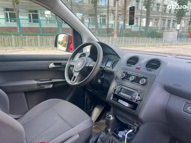 Червоний Фольксваген Кадді, об'ємом двигуна 1.6 л та пробігом 377 тис. км за 9790 $, фото 21 на Automoto.ua