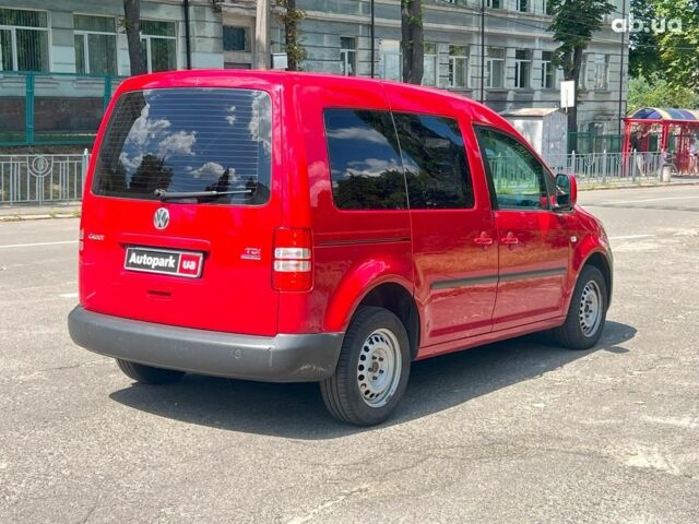 Червоний Фольксваген Кадді, об'ємом двигуна 1.6 л та пробігом 377 тис. км за 9790 $, фото 4 на Automoto.ua
