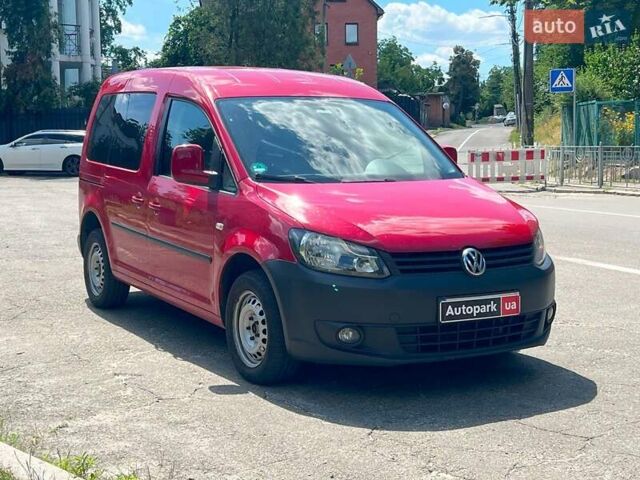 Червоний Фольксваген Кадді, об'ємом двигуна 1.6 л та пробігом 377 тис. км за 9790 $, фото 3 на Automoto.ua