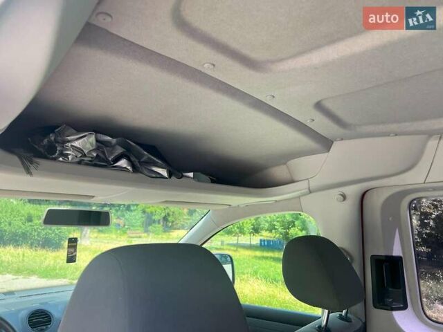 Червоний Фольксваген Кадді, об'ємом двигуна 1.6 л та пробігом 377 тис. км за 9790 $, фото 18 на Automoto.ua