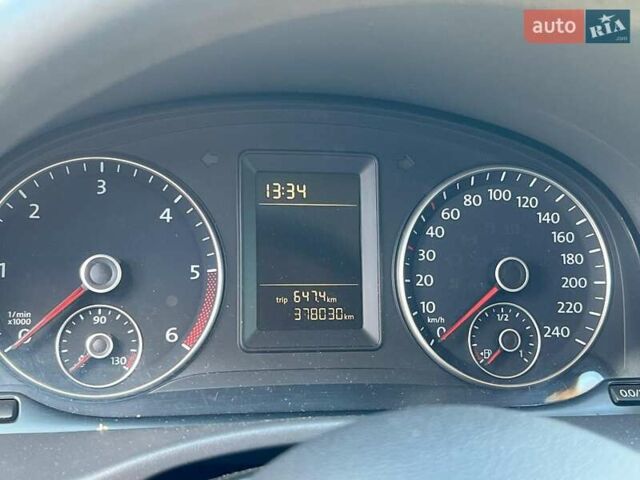 Червоний Фольксваген Кадді, об'ємом двигуна 1.6 л та пробігом 377 тис. км за 9790 $, фото 10 на Automoto.ua