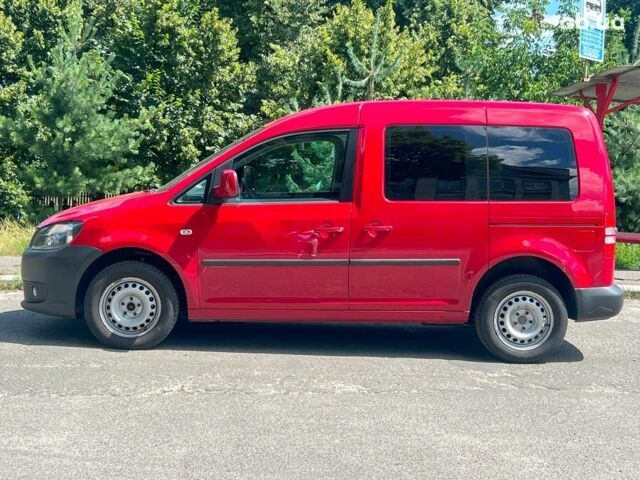 Червоний Фольксваген Кадді, об'ємом двигуна 1.6 л та пробігом 377 тис. км за 9790 $, фото 7 на Automoto.ua