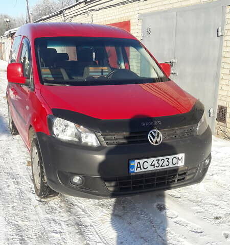 Фольксваген Кадди 2013 в Луцке на Automoto.ua Красный Фольксваген Кадди, объемом двигателя 1.6 л и пробегом 256 тыс. км за 9500 $, фото 2 на Automoto.ua