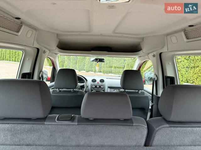 Красный Фольксваген Кадди, объемом двигателя 1.6 л и пробегом 241 тыс. км за 12700 $, фото 29 на Automoto.ua