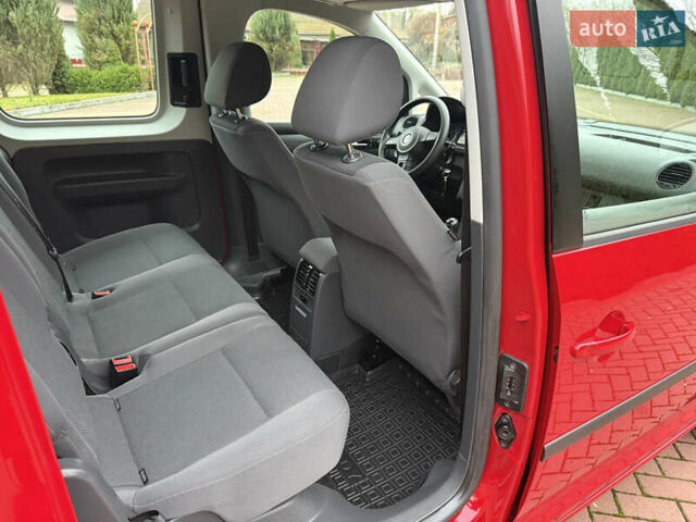 Красный Фольксваген Кадди, объемом двигателя 1.6 л и пробегом 241 тыс. км за 12700 $, фото 36 на Automoto.ua