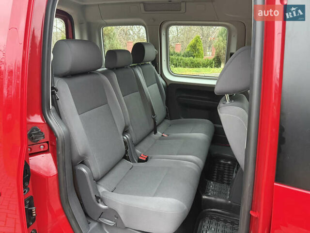 Красный Фольксваген Кадди, объемом двигателя 1.6 л и пробегом 241 тыс. км за 12700 $, фото 31 на Automoto.ua