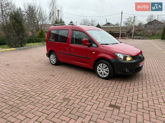 Красный Фольксваген Кадди, объемом двигателя 1.6 л и пробегом 241 тыс. км за 12700 $, фото 3 на Automoto.ua