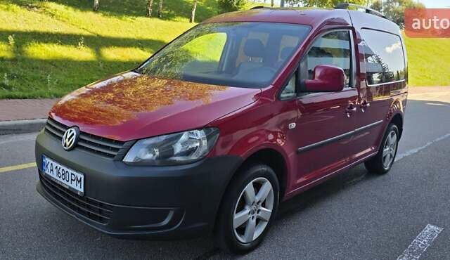 Червоний Фольксваген Кадді, об'ємом двигуна 1.6 л та пробігом 261 тис. км за 12500 $, фото 9 на Automoto.ua