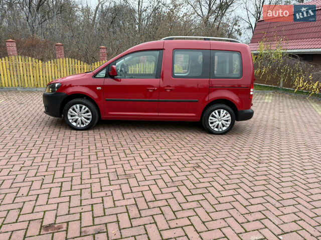 Красный Фольксваген Кадди, объемом двигателя 1.6 л и пробегом 241 тыс. км за 12700 $, фото 13 на Automoto.ua
