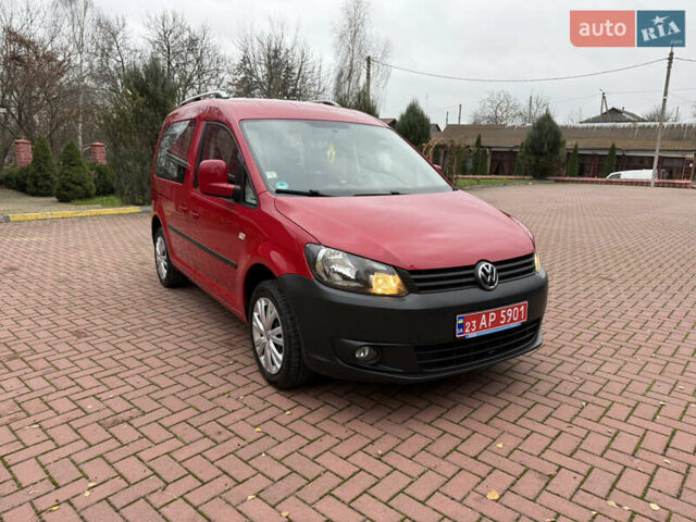 Красный Фольксваген Кадди, объемом двигателя 1.6 л и пробегом 241 тыс. км за 12700 $, фото 6 на Automoto.ua