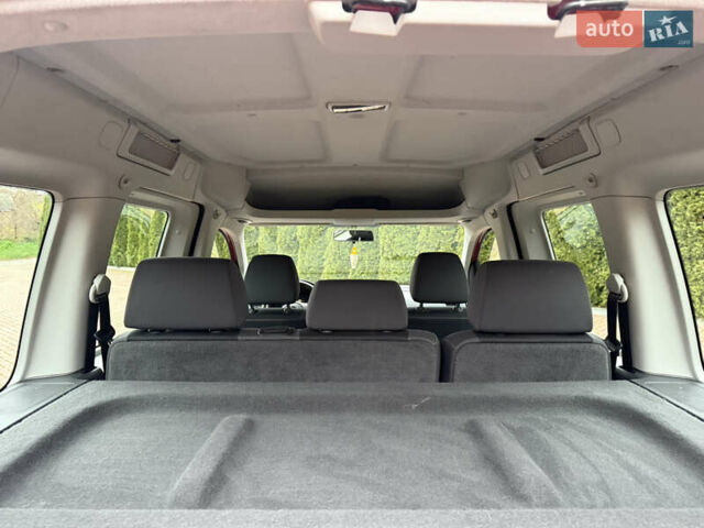 Красный Фольксваген Кадди, объемом двигателя 1.6 л и пробегом 241 тыс. км за 12700 $, фото 37 на Automoto.ua