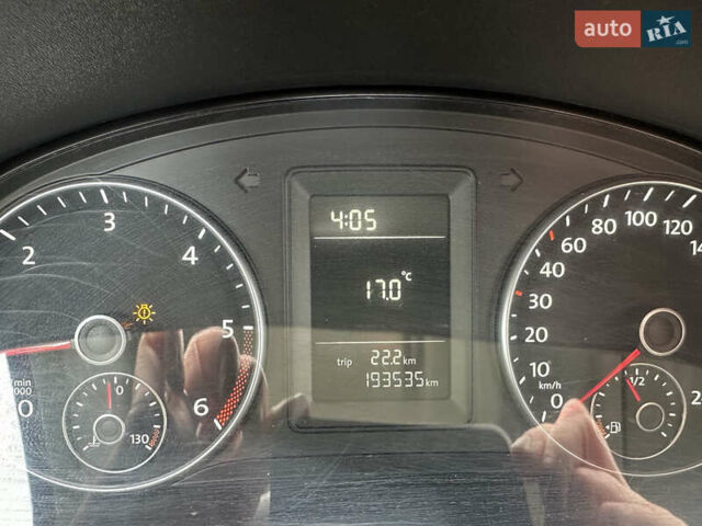 Красный Фольксваген Кадди, объемом двигателя 1.6 л и пробегом 193 тыс. км за 9800 $, фото 8 на Automoto.ua