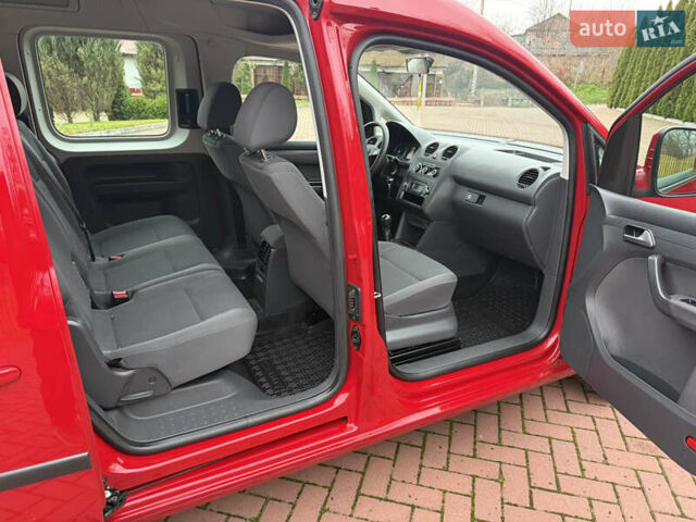 Красный Фольксваген Кадди, объемом двигателя 1.6 л и пробегом 241 тыс. км за 12700 $, фото 56 на Automoto.ua