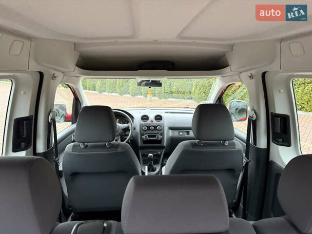 Красный Фольксваген Кадди, объемом двигателя 1.6 л и пробегом 241 тыс. км за 12700 $, фото 42 на Automoto.ua