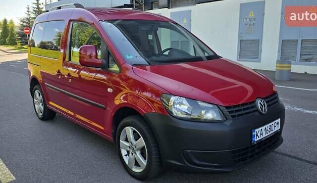 Червоний Фольксваген Кадді, об'ємом двигуна 1.6 л та пробігом 261 тис. км за 12500 $, фото 1 на Automoto.ua